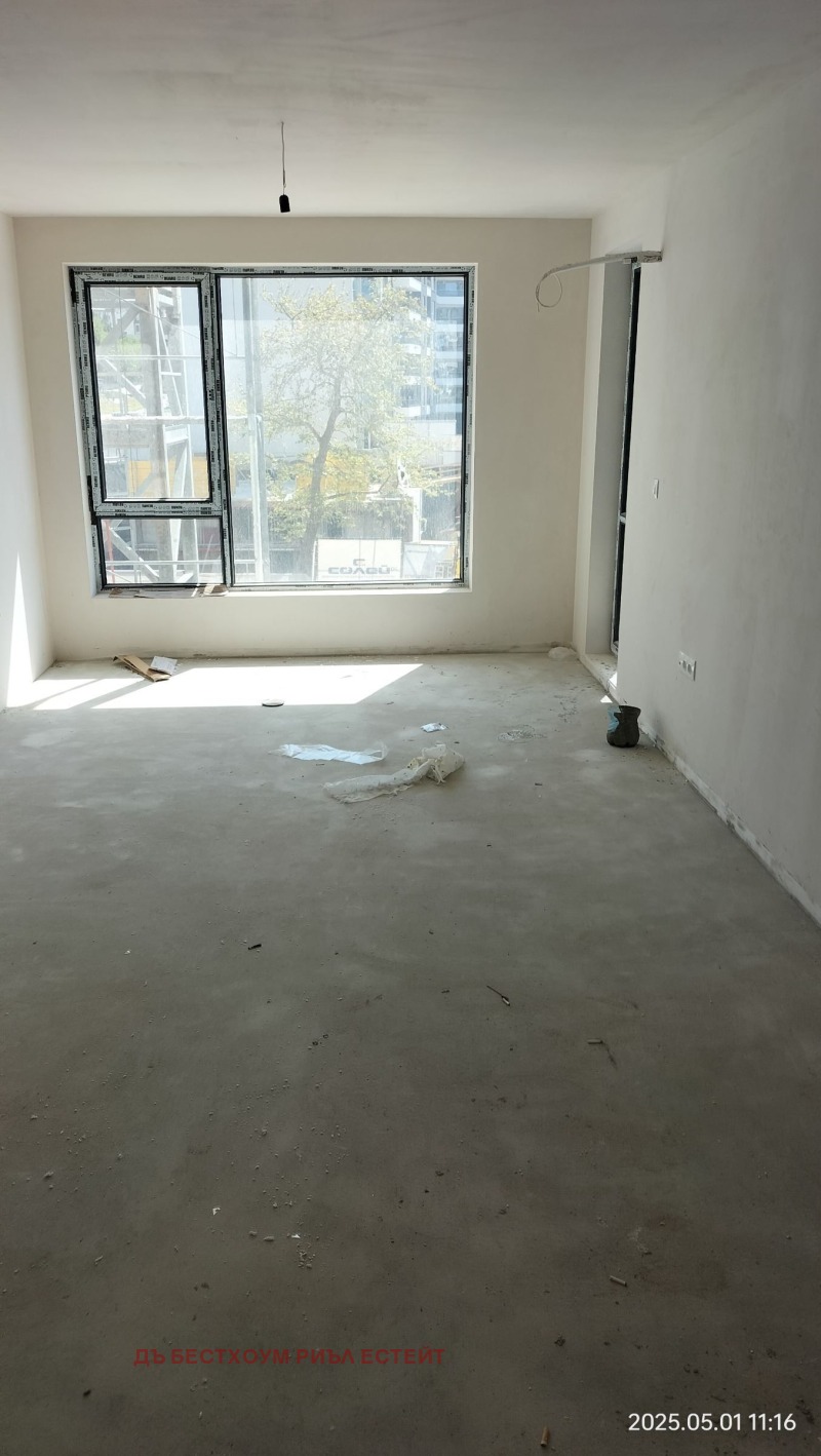 Eladó  1 hálószoba Varna , Vazrazsdane 1 , 66 négyzetméter | 54396884