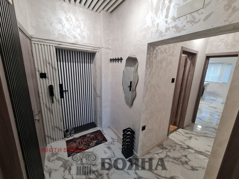 Продава  3-стаен град Русе , Алеи Възраждане , 80 кв.м | 42072243 - изображение [16]