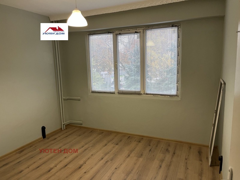 Продава 3-СТАЕН, гр. Шумен, Добруджански, снимка 2 - Апартаменти - 52388931