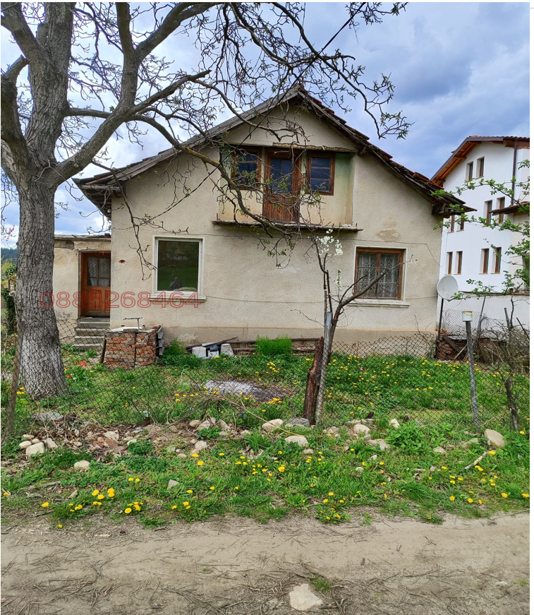 Продава КЪЩА, с. Радуил, област София област