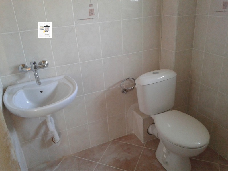 Продава КЪЩА, с. Божурец, област Добрич, снимка 8 - Къщи - 52693472