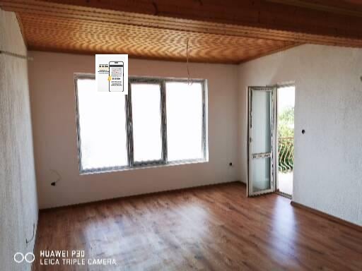 Продава КЪЩА, с. Божурец, област Добрич, снимка 6 - Къщи - 52693472