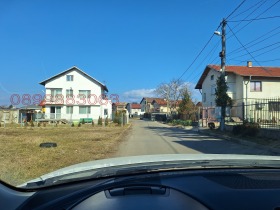 Juoni Volujak, Sofia