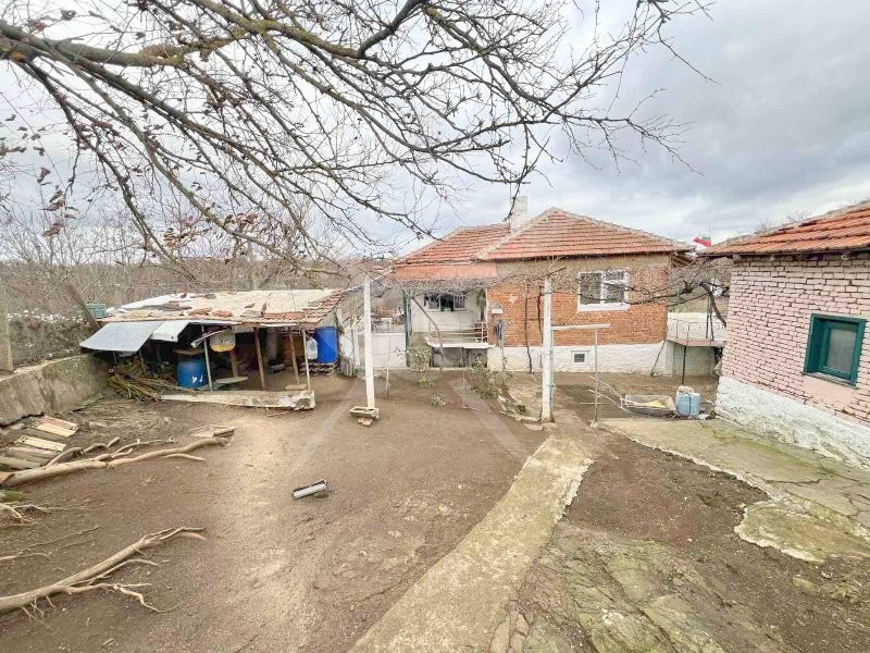 Продава КЪЩА, с. Зорница, област Бургас, снимка 2 - Къщи - 48368071