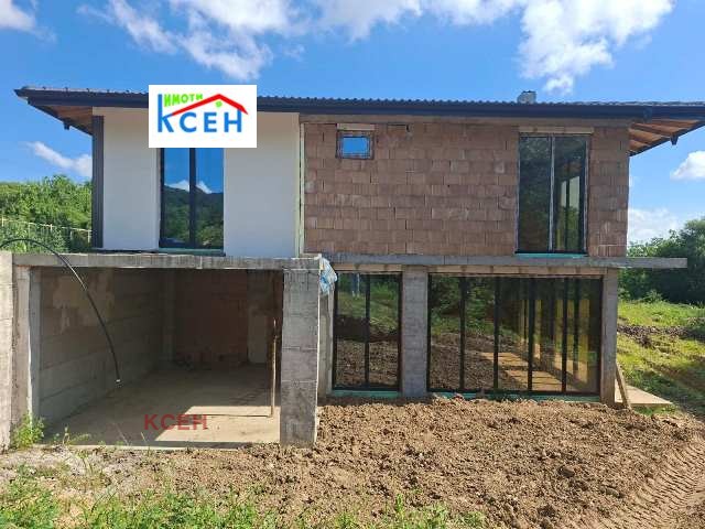 Продава КЪЩА, с. Стража, област Търговище