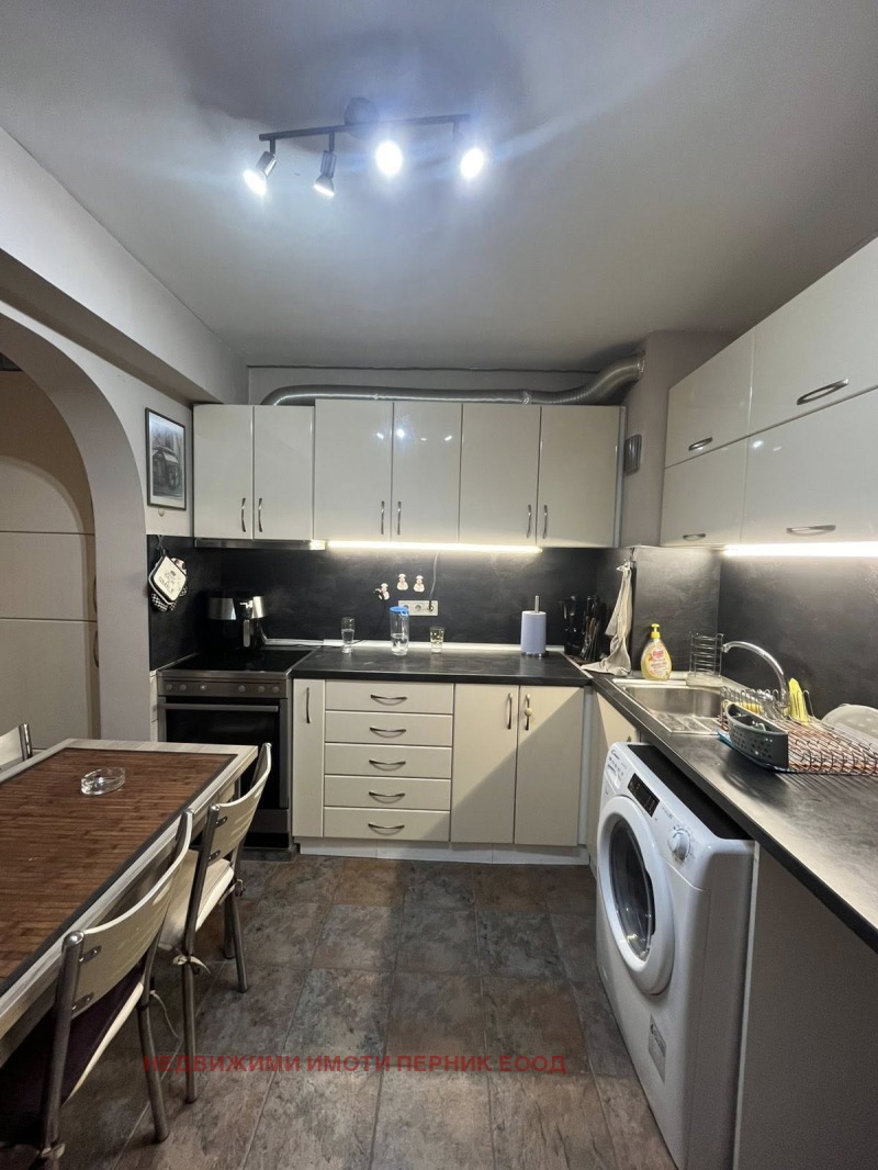 Продава  3-стаен област Перник , гр. Радомир , 84 кв.м | 59090174 - изображение [3]