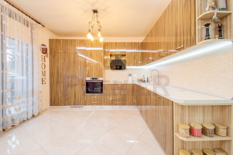 Till salu  3 sovrum Sofia , Knjajevo , 200 kvm | 57551344 - bild [6]