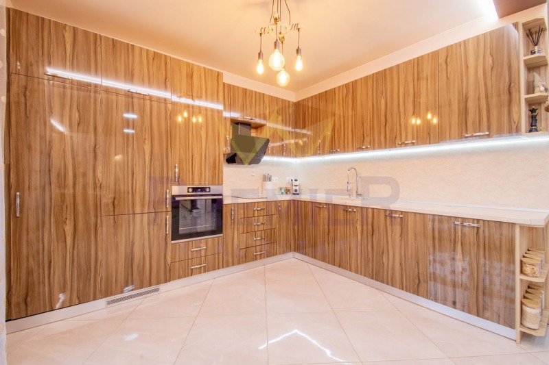 Till salu  3 sovrum Sofia , Knjajevo , 200 kvm | 57551344 - bild [7]
