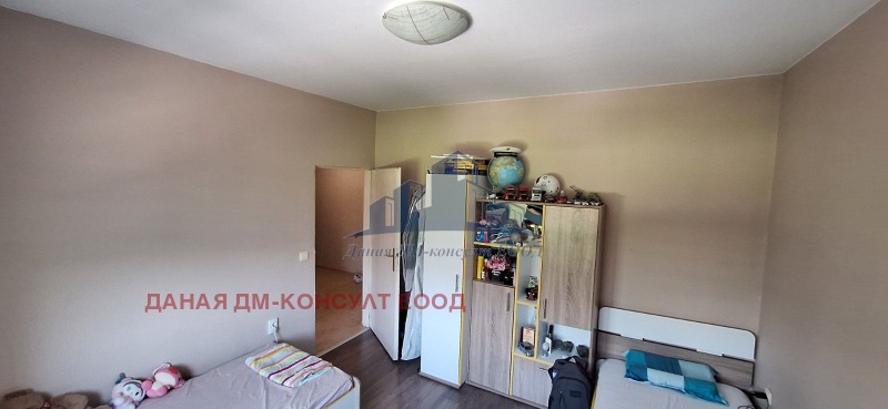 Продава  2-стаен град Шумен , 5-ти полк , 67 кв.м | 11143989 - изображение [2]