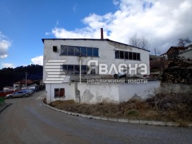 Industribygning Vievo, region Smolyan 10