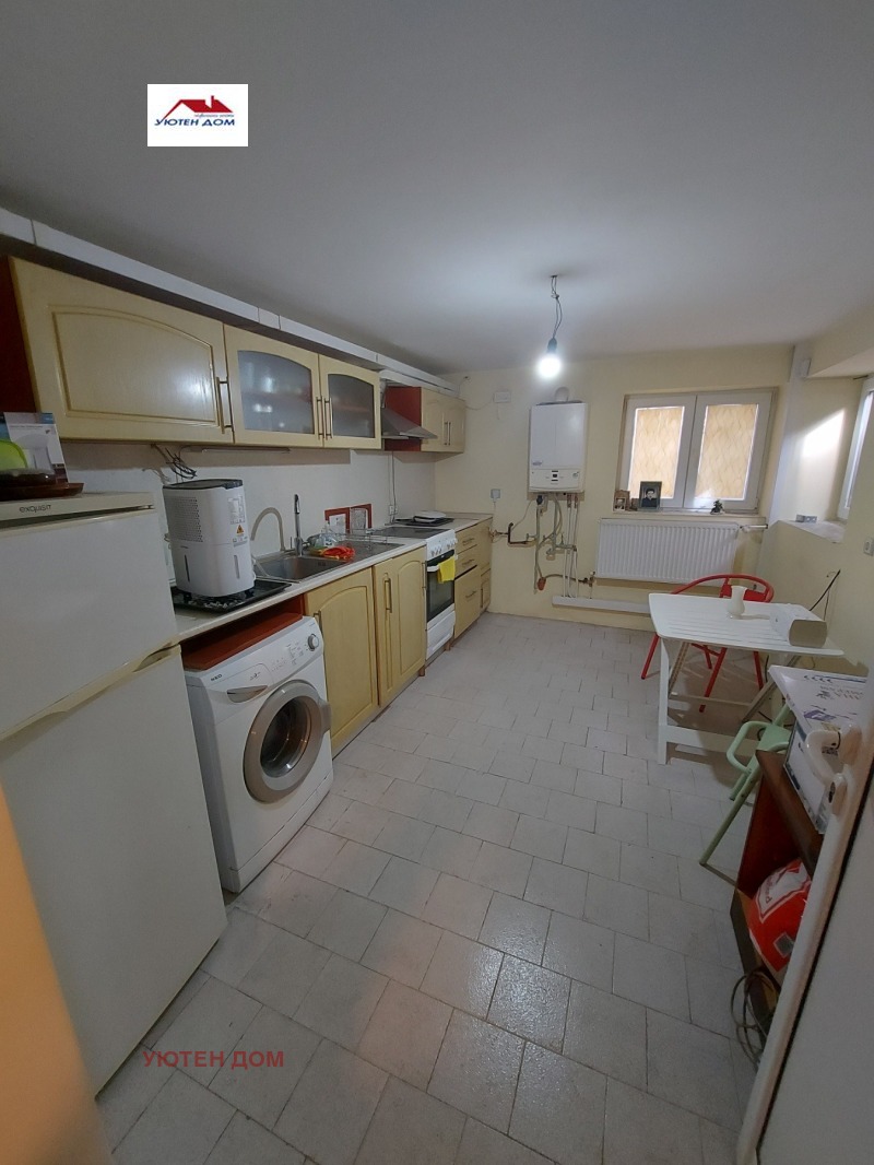 Продава ЕТАЖ ОТ КЪЩА, гр. Шумен, Военно училище, снимка 6 - Етаж от къща - 50698203