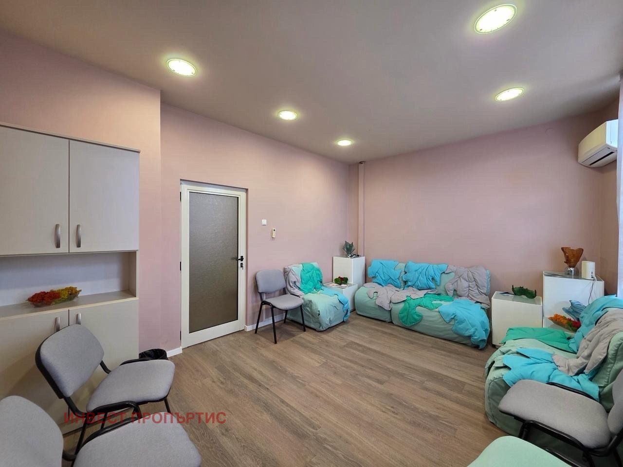 Продава 4-СТАЕН, гр. София, Център, снимка 3 - Апартаменти - 56092400