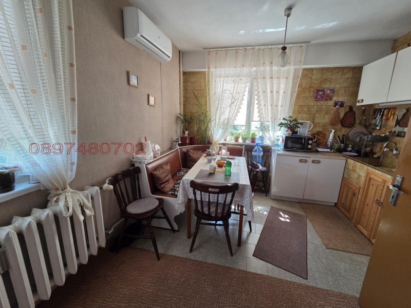 Продава 3-СТАЕН, гр. Разград, Център, снимка 6 - Апартаменти - 52782340