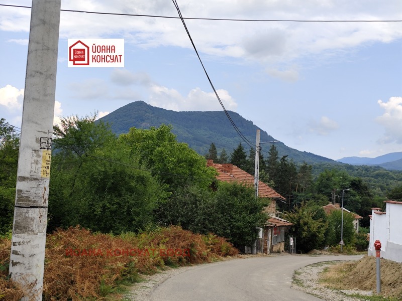 Na sprzedaż  Działka region Łowecz , Aprilci , 2050 mkw | 69697995 - obraz [5]