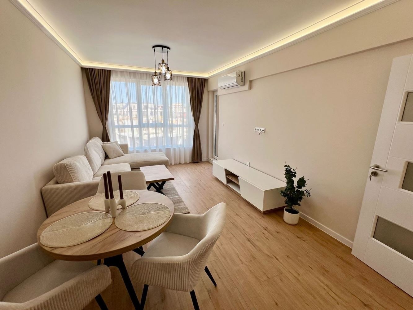 Продава 2-СТАЕН, гр. Пловдив, Остромила, снимка 5 - Апартаменти - 54530477