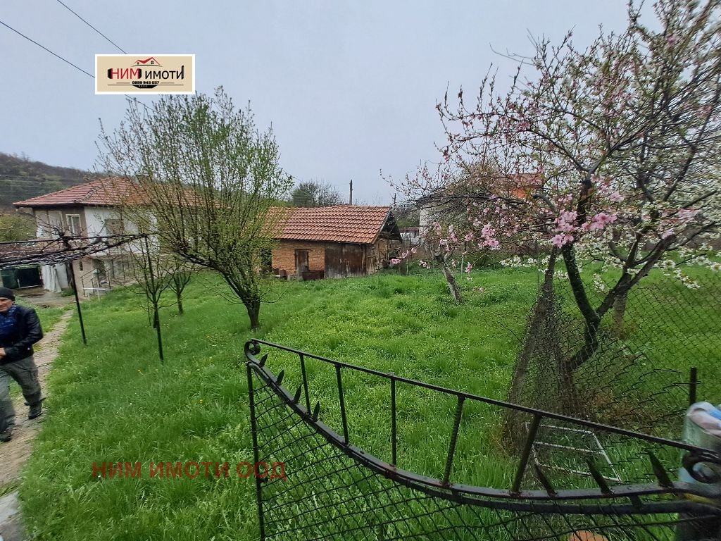 Продава КЪЩА, с. Бабинска река, област Кюстендил, снимка 17 - Къщи - 53887340