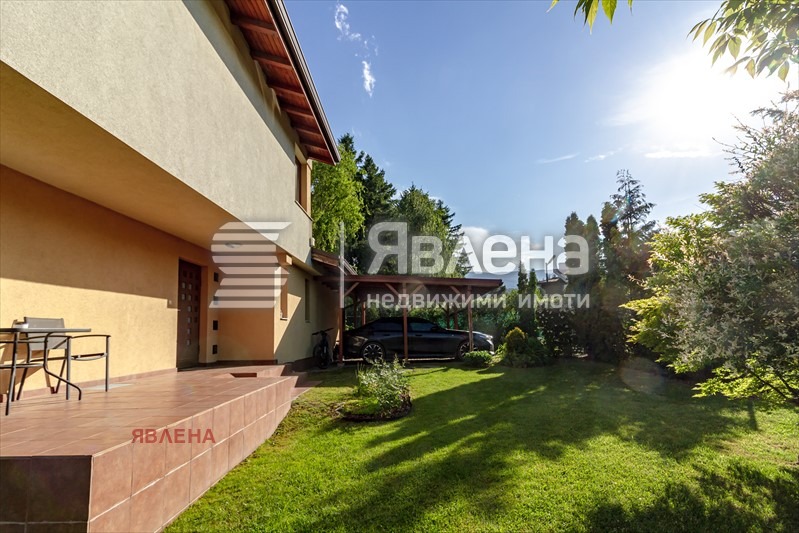 Продава КЪЩА, гр. София, м-т Камбаните, снимка 2 - Къщи - 56300455