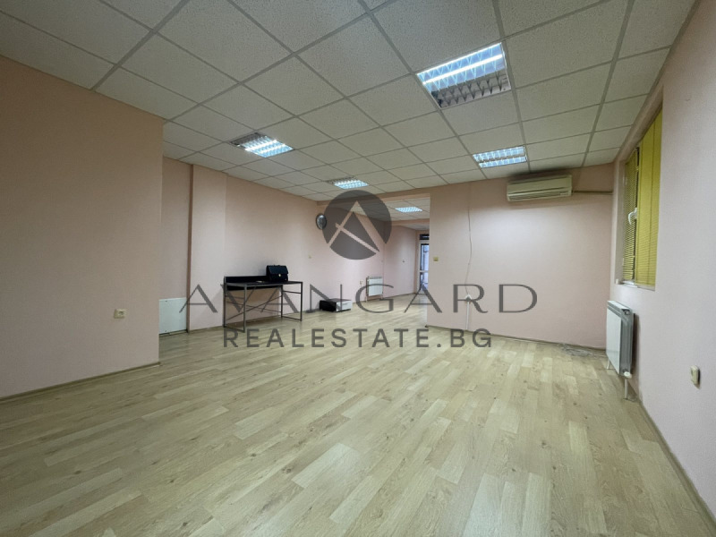 Eladó  Üzlet Plovdiv , Karsijaka , 70 négyzetméter | 82859455 - kép [2]