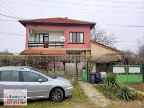 Maison Marten, région Roussé 16