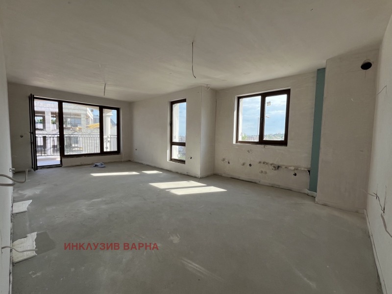 À venda  2 quartos Varna , k.k. Sv.Sv. Konstantin i Elena , 103 m² | 73199076