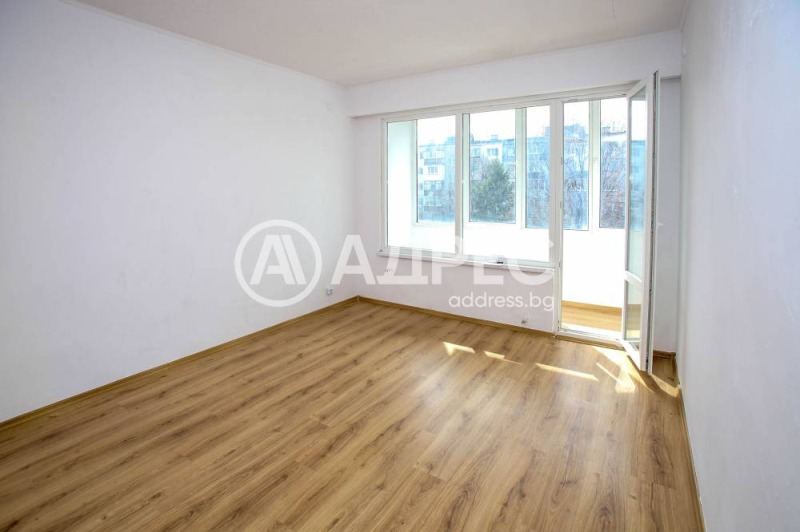 Продава  3-стаен, град София, Гоце Делчев •  169 000 EUR • ID 35858973 — holmes.bg - [1] 