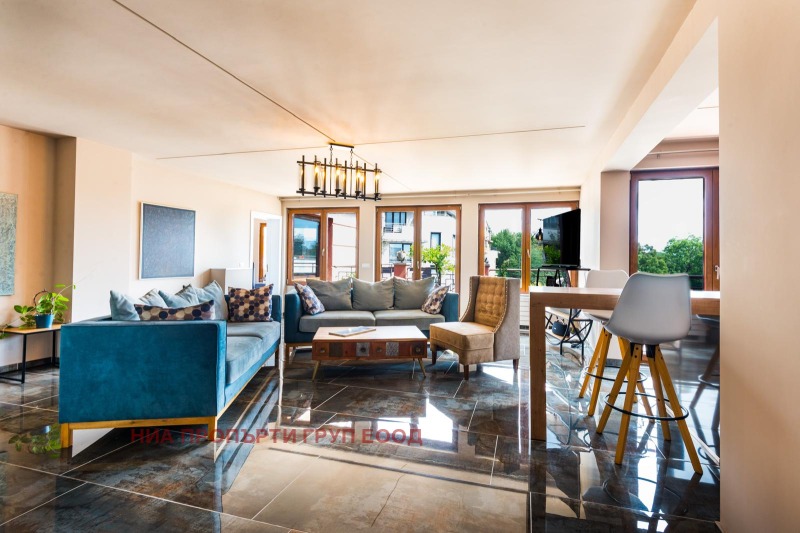 De vânzare  3+ dormitor Burgas , Țentâr , 337 mp | 14620303 - imagine [12]