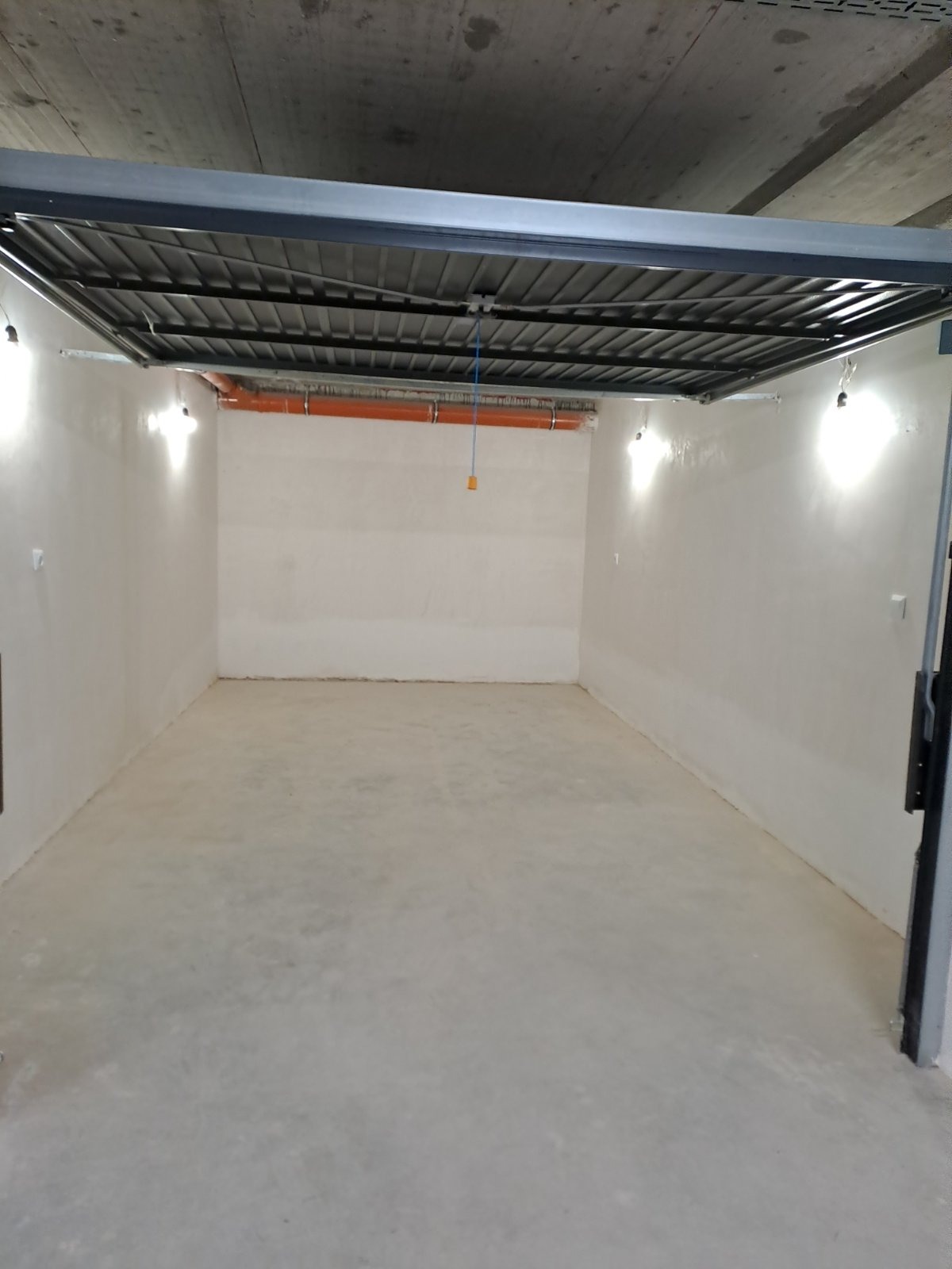 Продава ГАРАЖ, ПАРКОМЯСТО, гр. Пловдив, Христо Смирненски