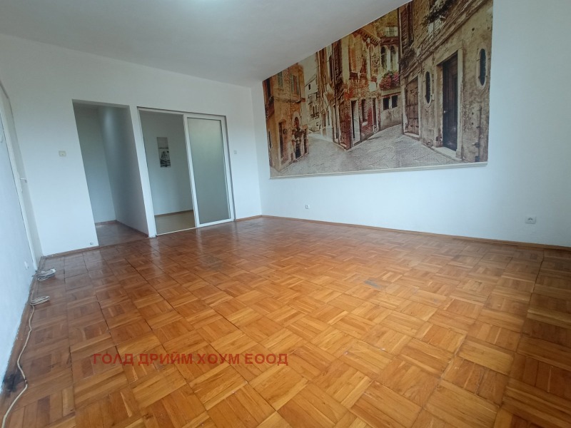 À vendre  2 chambres Bourgas , Tsentar , 70 m² | 97921328