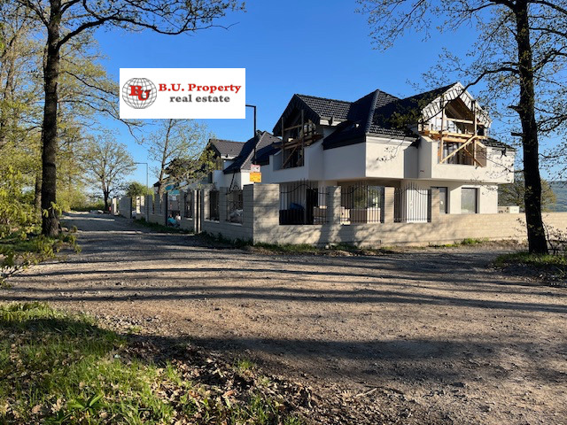 Продава  Къща, област Перник, с. Кладница •  415 000 EUR • ID 39628050 — holmes.bg - [1] 