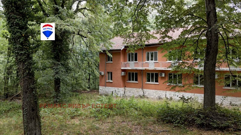 In vendita  Hotel regione Ruse , Nikolovo , 950 mq | 76698643