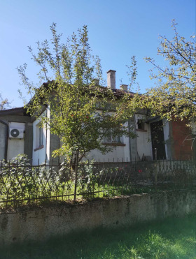 House Mogiliche, Pernik 2