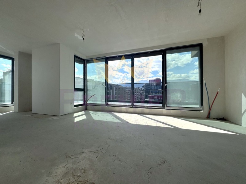 In vendita  2 camere da letto Sofia , Poligona , 150 mq | 21435322