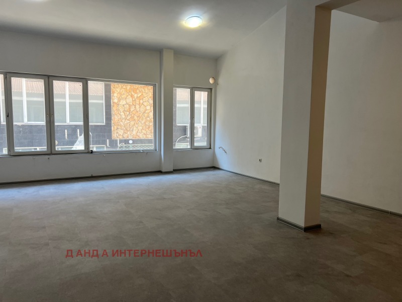 Te koop  Kantoor Sofia , Mladost 4 , 211 m² | 78221213 - afbeelding [2]