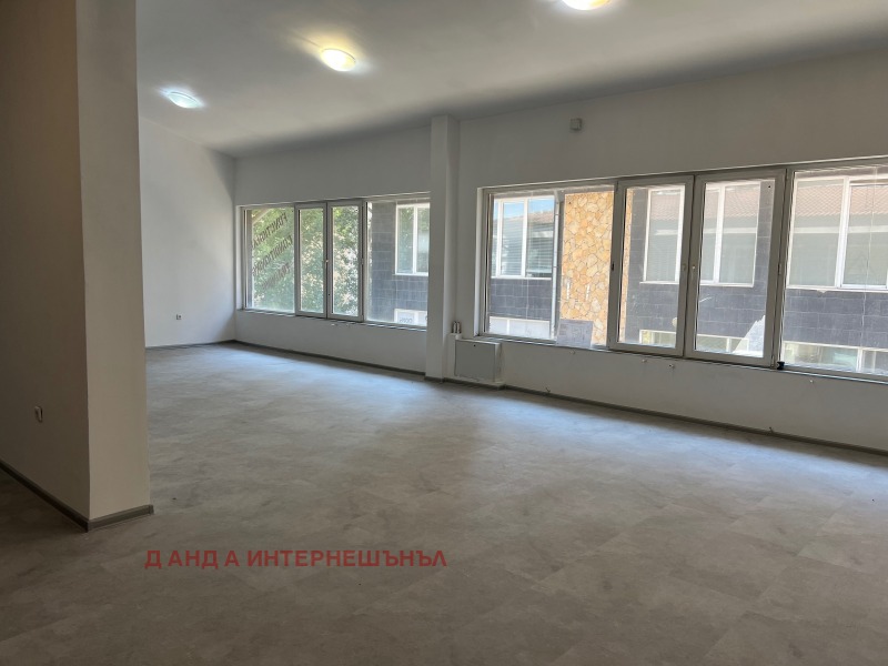 Te koop  Kantoor Sofia , Mladost 4 , 211 m² | 78221213