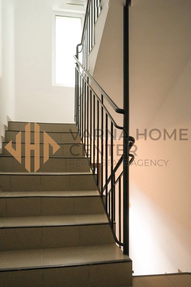 Продава КЪЩА, гр. Варна, Център, снимка 14 - Къщи - 54971134