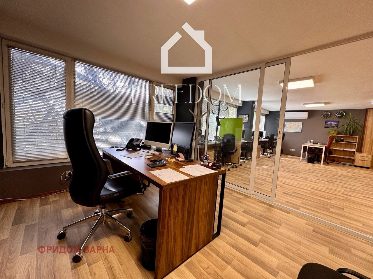 Продава ОФИС, гр. Варна, Център, снимка 2 - Офиси - 49871267