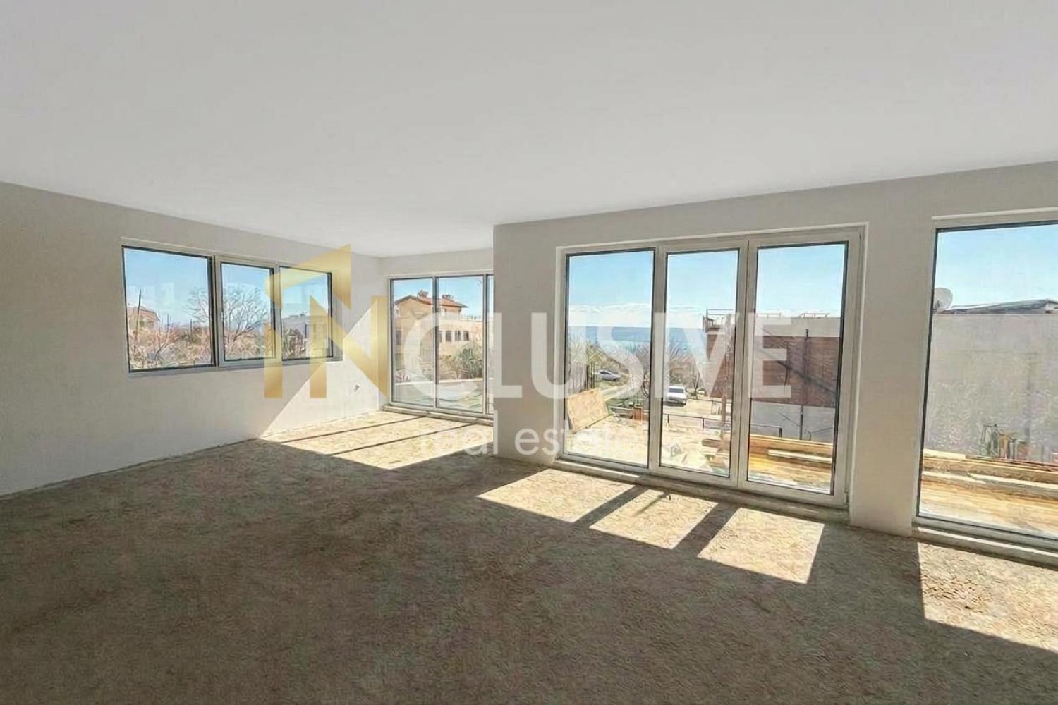 Продава КЪЩА, гр. Варна, м-т Сотира, снимка 2 - Къщи - 54341293