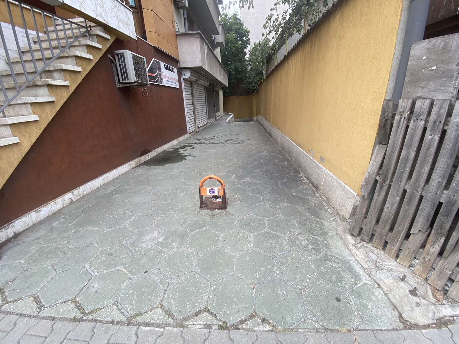 Продава ГАРАЖ, ПАРКОМЯСТО, гр. София, Лозенец