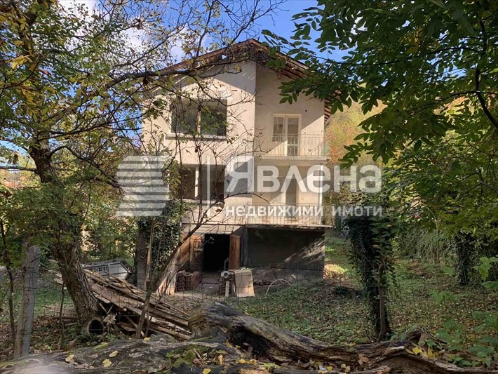 Продава КЪЩА, гр. София, с. Владая