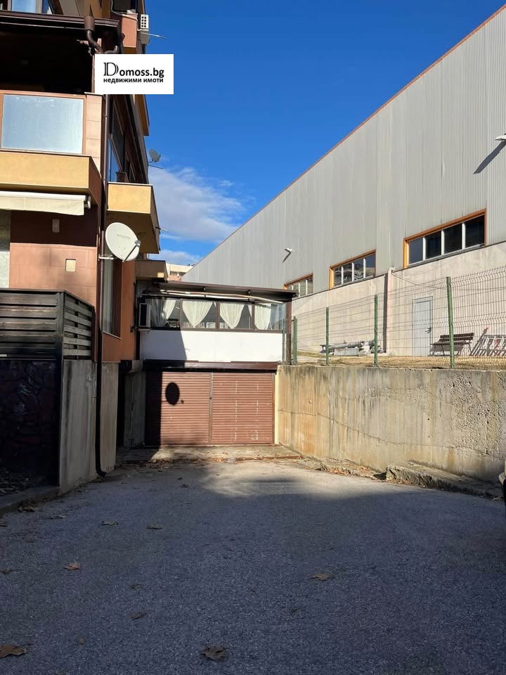 Продава ГАРАЖ, ПАРКОМЯСТО, гр. Благоевград, Еленово 1, снимка 3 - Гаражи и паркоместа - 55898564
