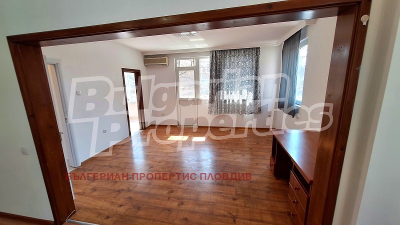 Продава 4-СТАЕН в град Пловдив, Кючук Париж - 130 кв.м / 245 000 € » 479 178.35 лв., БЪЛГЕРИАН ПРОПЕРТИС ПЛОВДИВ