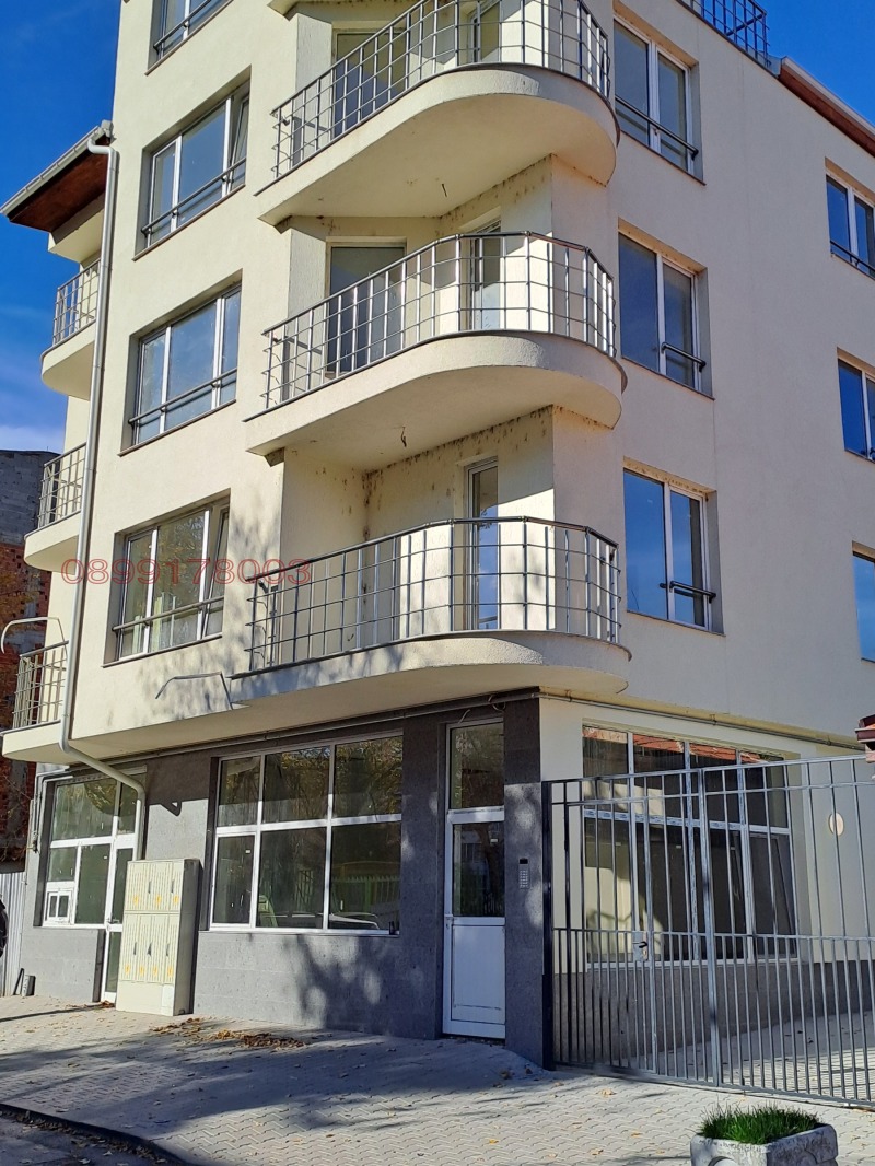Продава МАГАЗИН в град Пазарджик, Център - 22 кв.м / 24 200 € » 47 331.09 лв.