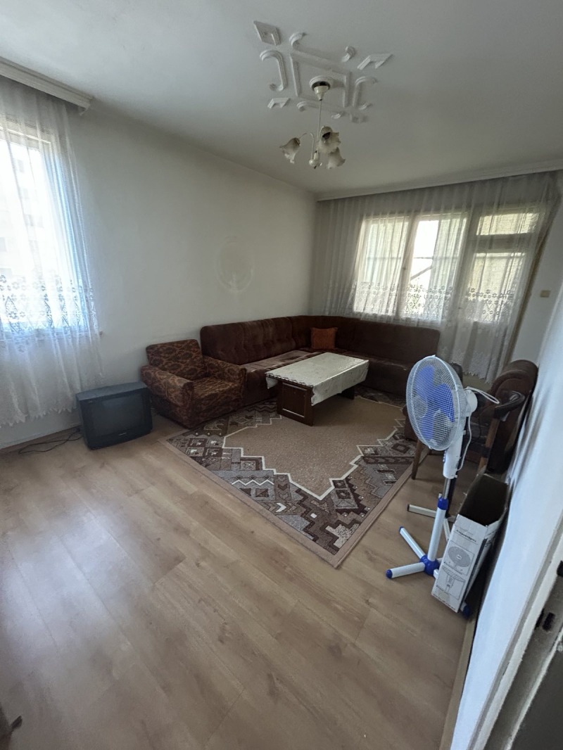 Myytävänä  Talon kerros Plovdiv , Izgrev , 120 neliömetriä | 31699788
