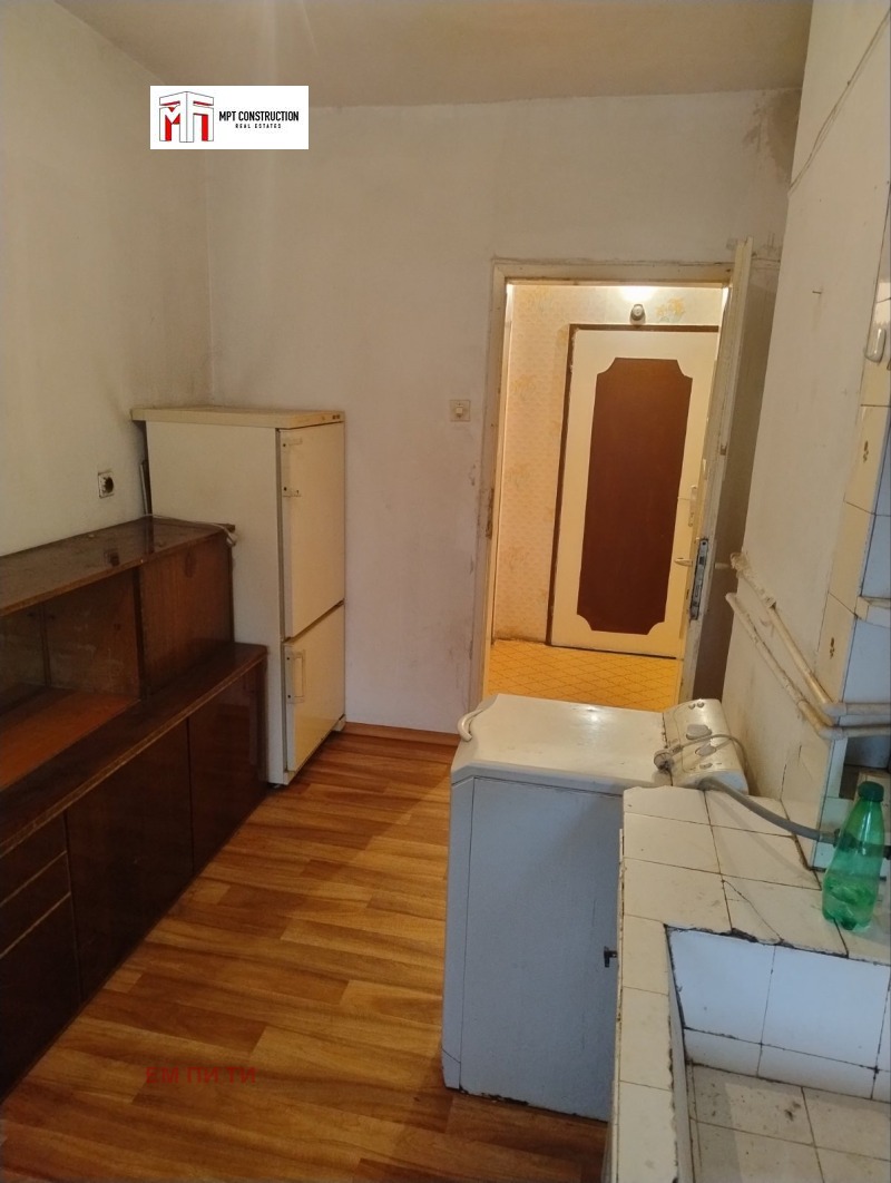 Продава ЕТАЖ ОТ КЪЩА, гр. Пловдив, Захарна фабрика, снимка 8 - Етаж от къща - 53534689