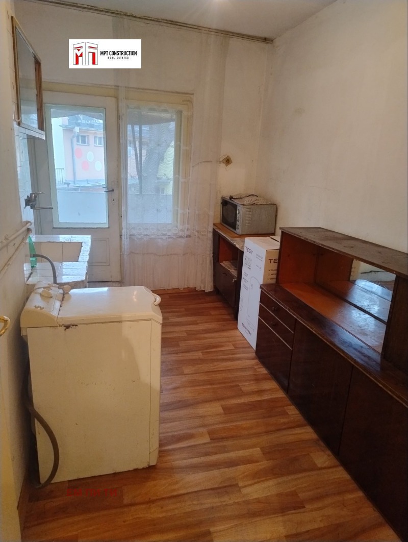 Продава ЕТАЖ ОТ КЪЩА, гр. Пловдив, Захарна фабрика, снимка 7 - Етаж от къща - 53534689