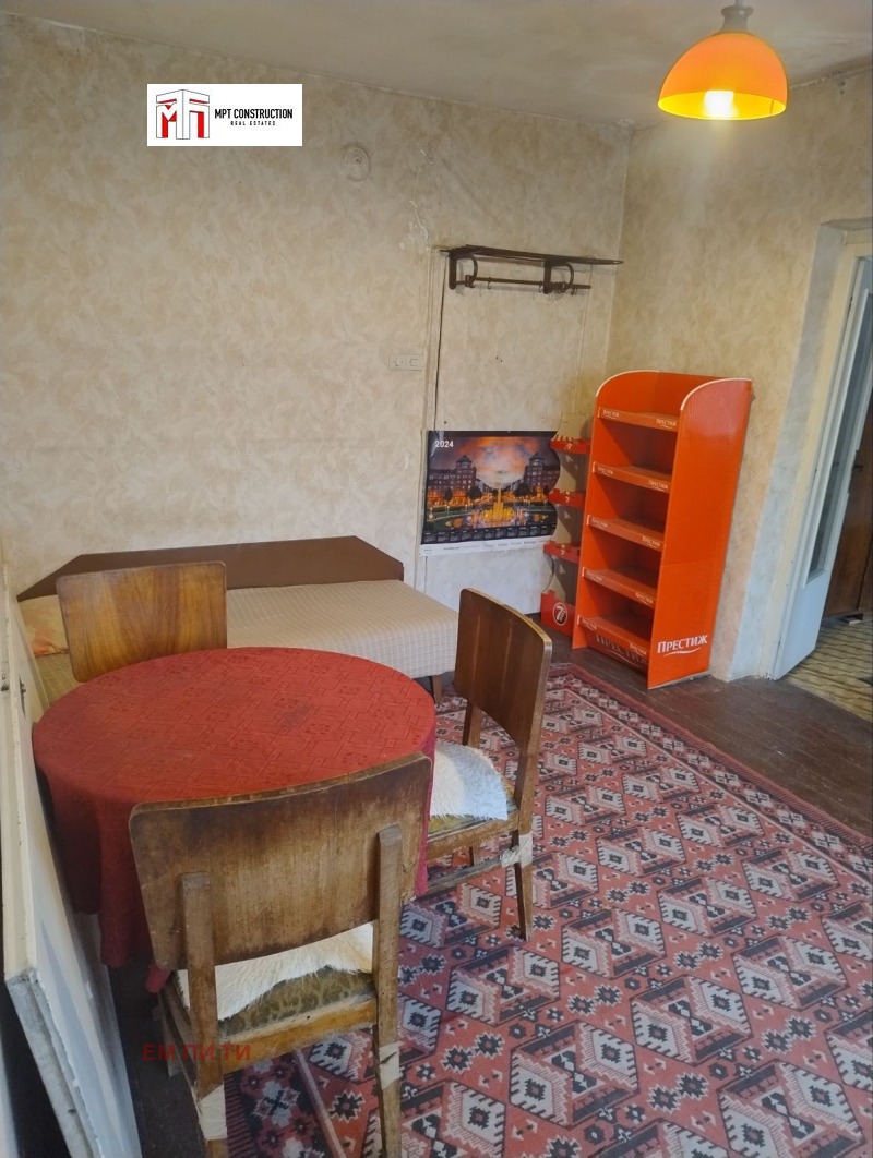 Продава ЕТАЖ ОТ КЪЩА, гр. Пловдив, Захарна фабрика, снимка 9 - Етаж от къща - 53534689