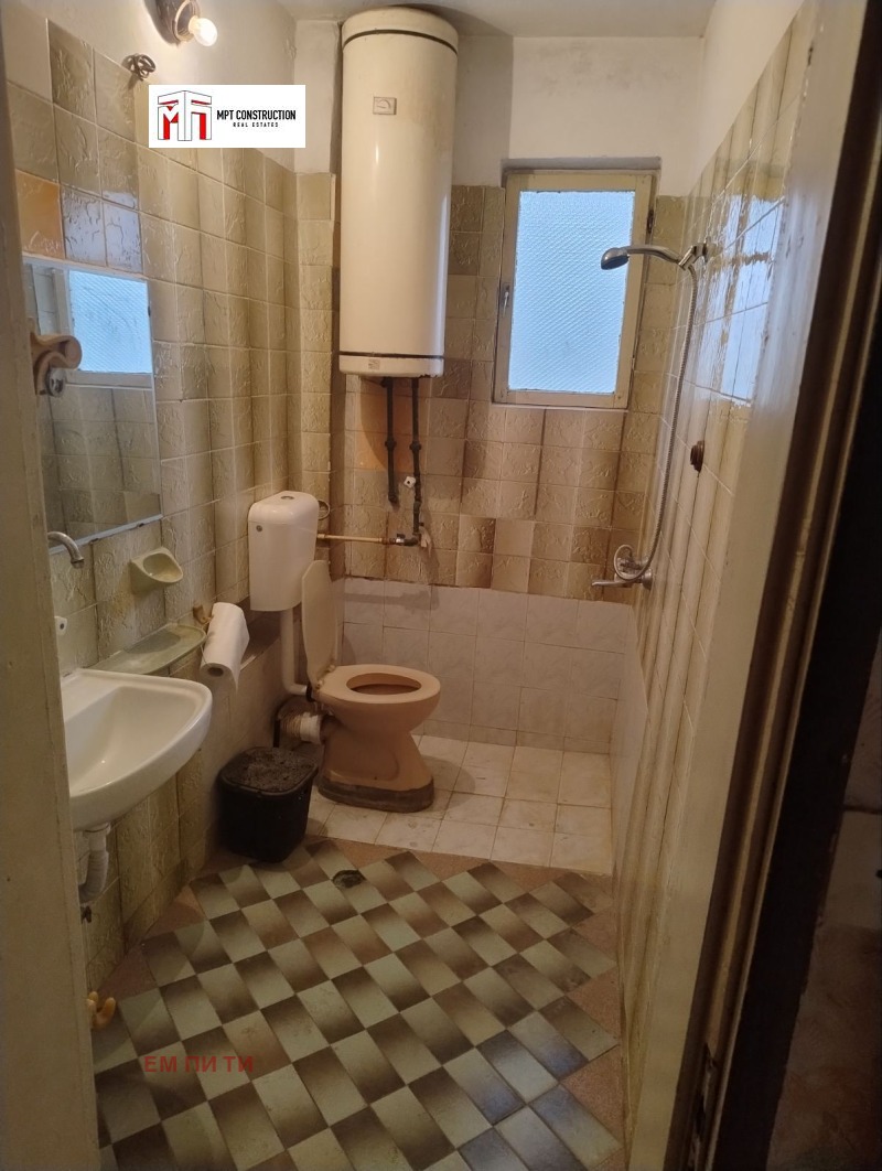 Продава ЕТАЖ ОТ КЪЩА, гр. Пловдив, Захарна фабрика, снимка 5 - Етаж от къща - 53534689