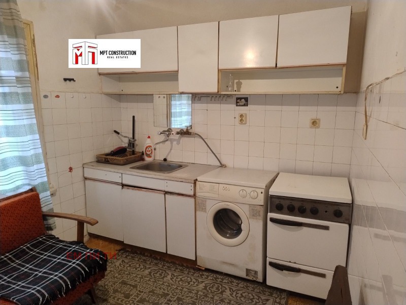 Продава ЕТАЖ ОТ КЪЩА, гр. Пловдив, Захарна фабрика