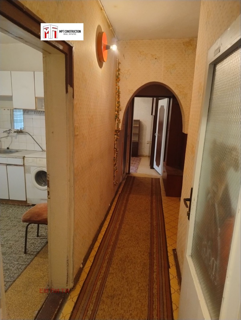 Продава ЕТАЖ ОТ КЪЩА, гр. Пловдив, Захарна фабрика, снимка 2 - Етаж от къща - 53534689