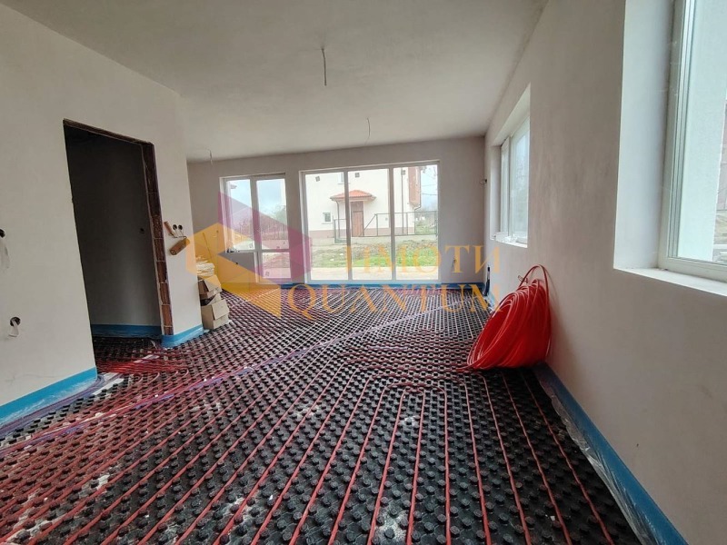 Продава КЪЩА, с. Приселци, област Варна